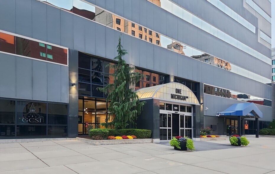 More Photos Of 120 N Washington Sq, Lansing Coworking Space