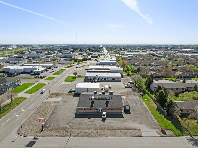 More Photos Of 625 SW 31st Ave, Minot Freestanding For Sale