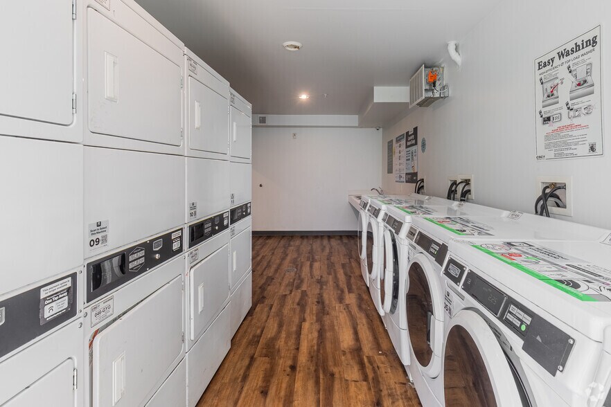 More Photos Of 5990 SE 92nd Ave, Portland Apartments For Lease