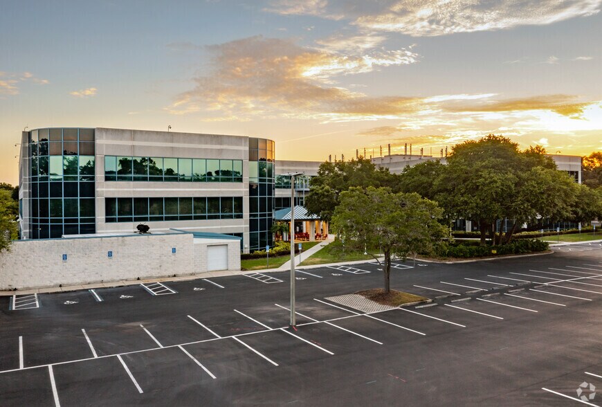 More Photos Of 6550 W Hillsborough Ave, Tampa Office For Lease