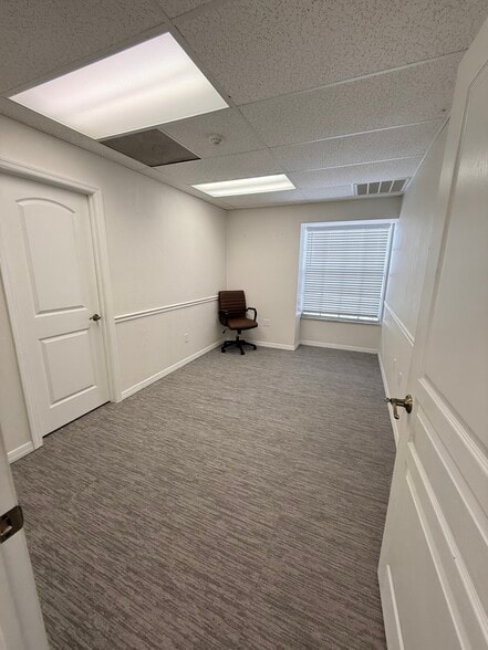 More Photos Of 1505 Tamiami Trl S, Venice Medical For Lease