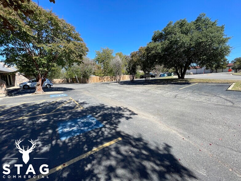 More Photos Of 1716 Scripture St, Denton Office Residential For Lease