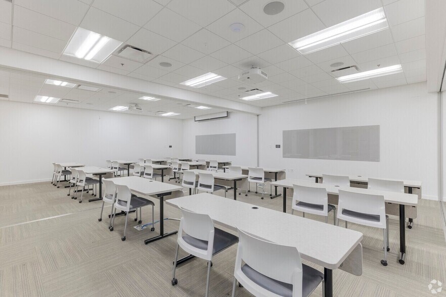More Photos Of 4750 S 44th Pl, Phoenix Coworking Space