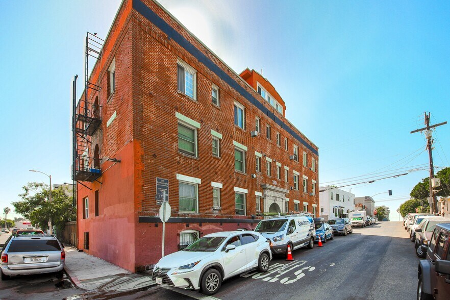 More Photos Of 120 Westminster Ave, Venice Apartments For Sale