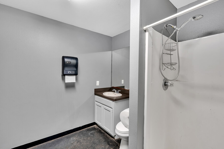 More Photos Of 4410 US Highway 259 N, Longview Storefront For Lease