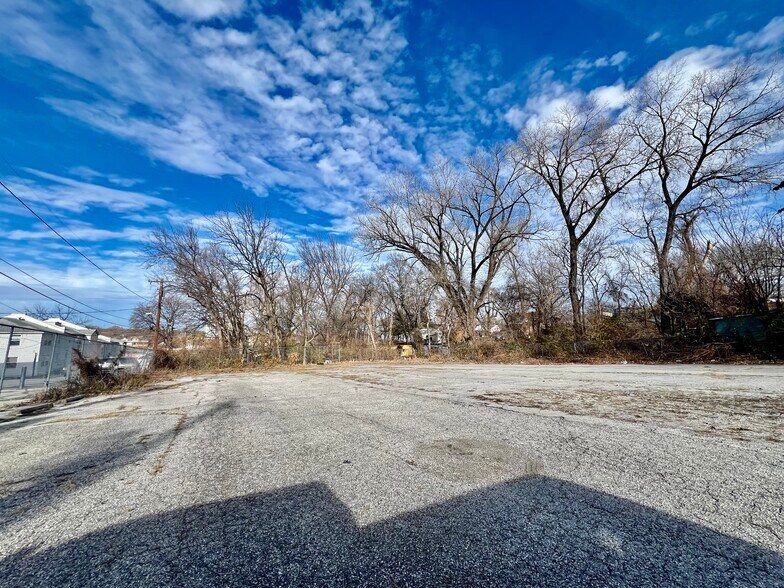 More Photos Of 5400 E 12th St, Kansas City Freestanding For Sale