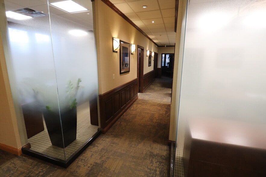 More Photos Of 9009 Coldwater Rd, Fort Wayne Unknown For Lease