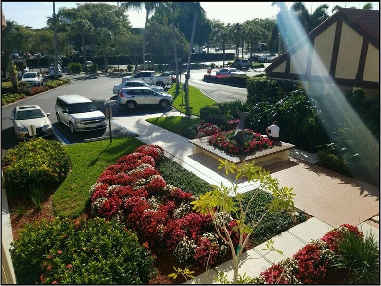 More Photos Of 801 Anchor Rode Dr, Naples Medical For Lease