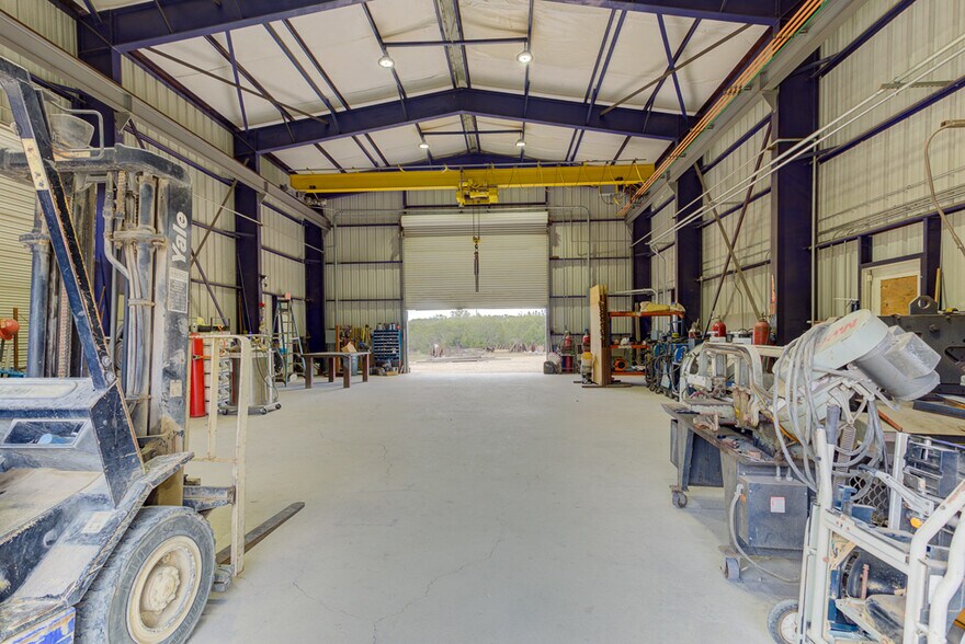 More Photos Of 9425 Schoenthal Rd, New Braunfels Warehouse For Sale