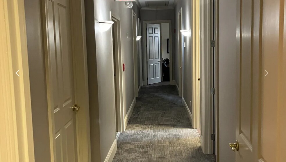 More Photos Of 506 Water St, Madisonville Office For Sale