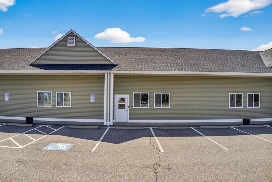 More Photos Of 430 Chapel Hill Rd, Oakdale Freestanding For Lease