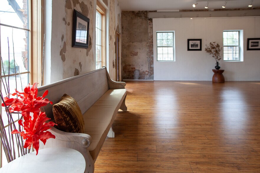 More Photos Of 1427 Oretha Castle Haley Blvd, New Orleans General Retail For Sale