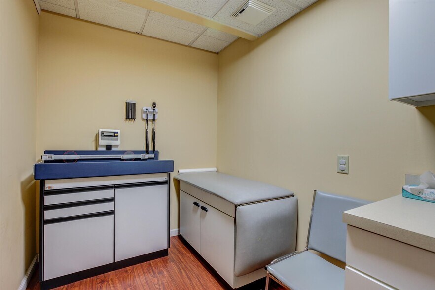 More Photos Of 215-236 Bridge St, Metuchen Medical For Sale