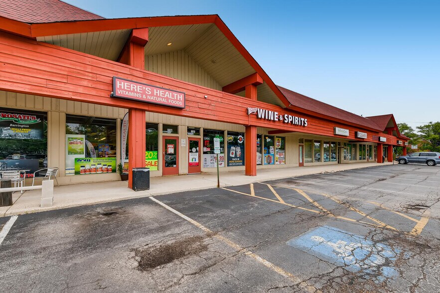 More Photos Of 700-730 S Northwest Hwy, Barrington Unknown For Lease