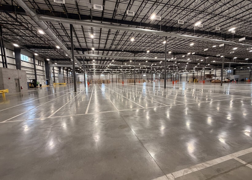 More Photos Of 211 Watkins Rd, Battle Creek Distribution For Lease