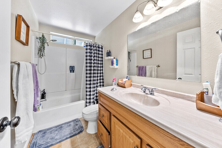 More Photos Of 124 S 63rd St, Springfield Apartments For Sale