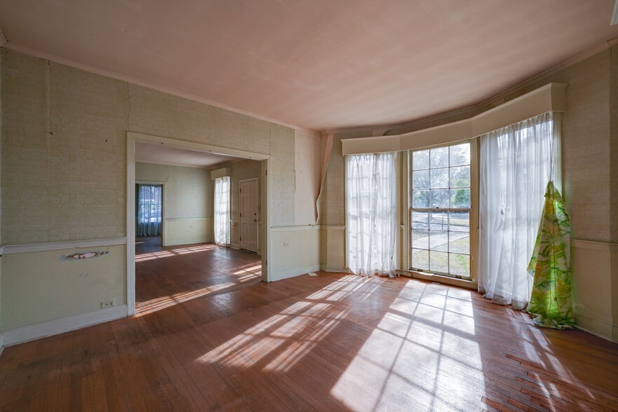 More Photos Of 12 Oak Hill Pl, Texarkana Office For Sale