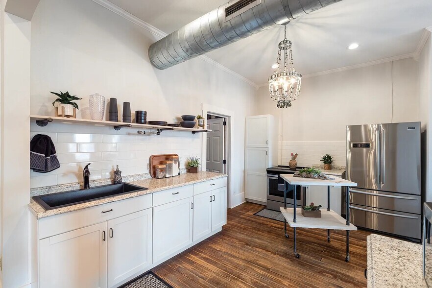 More Photos Of 506 Flynn St, Alva Storefront Retail Residential For Sale