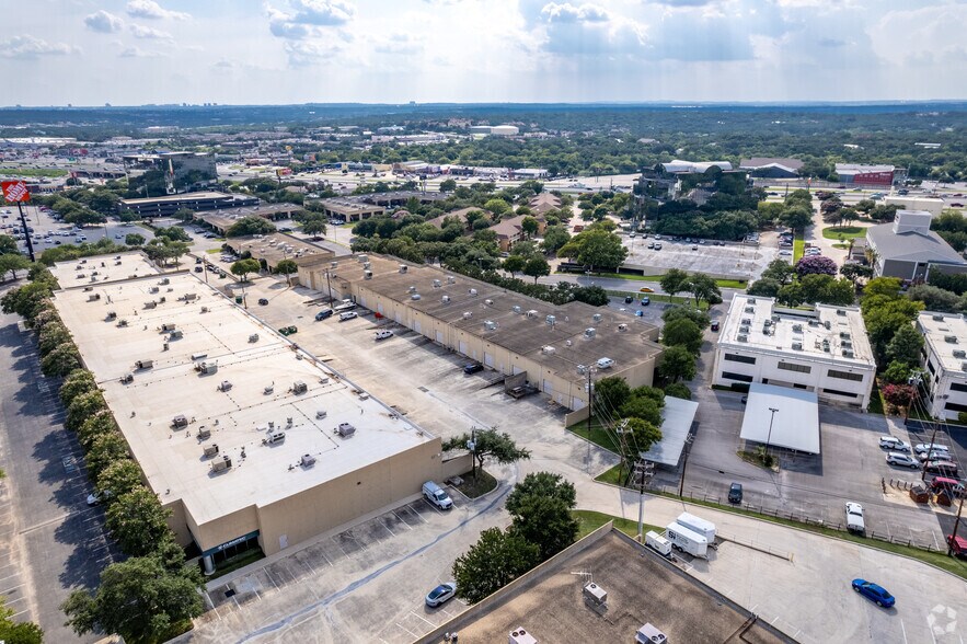 More Photos Of 1077 Central Pky S, San Antonio Unknown For Lease