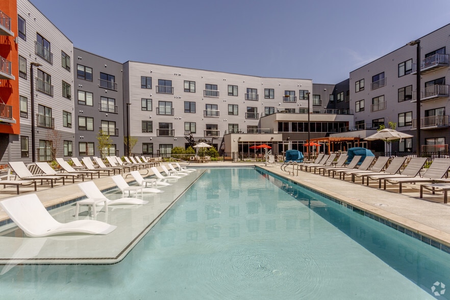 More Photos Of 1000 Berkley Pky, Kansas City Apartments For Sale