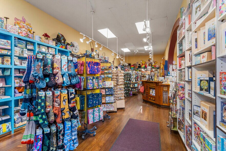 More Photos Of 936 Water St, Port Townsend Storefront Retail Residential For Sale