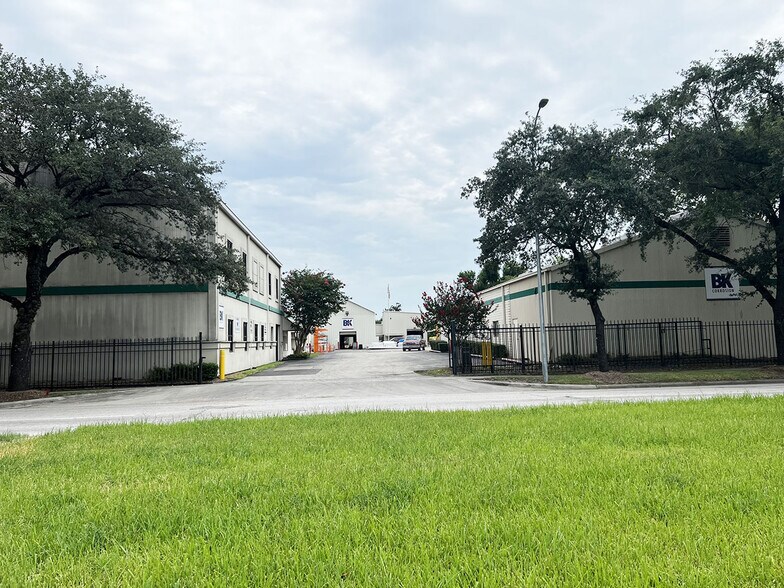 Primary Photo Of 4411 Navigation Blvd, Houston Warehouse For Sale