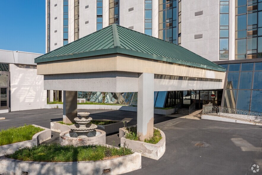 More Photos Of 108 1st St, Macon-Bibb Hotel For Sale