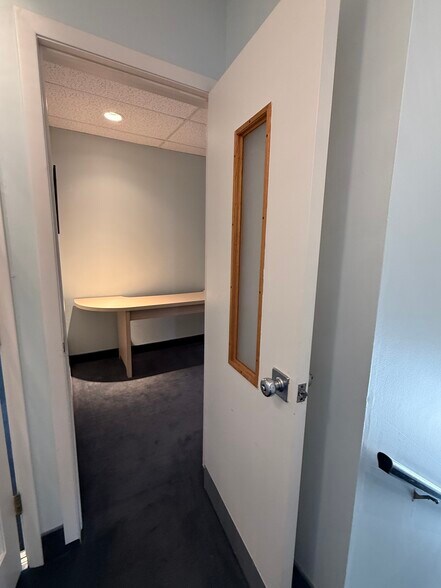 More Photos Of 842 State Rd, Princeton Medical For Lease