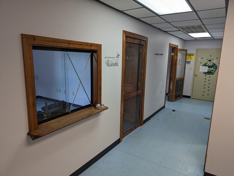 More Photos Of 2608 E Highway 76, Marion General Retail For Sale