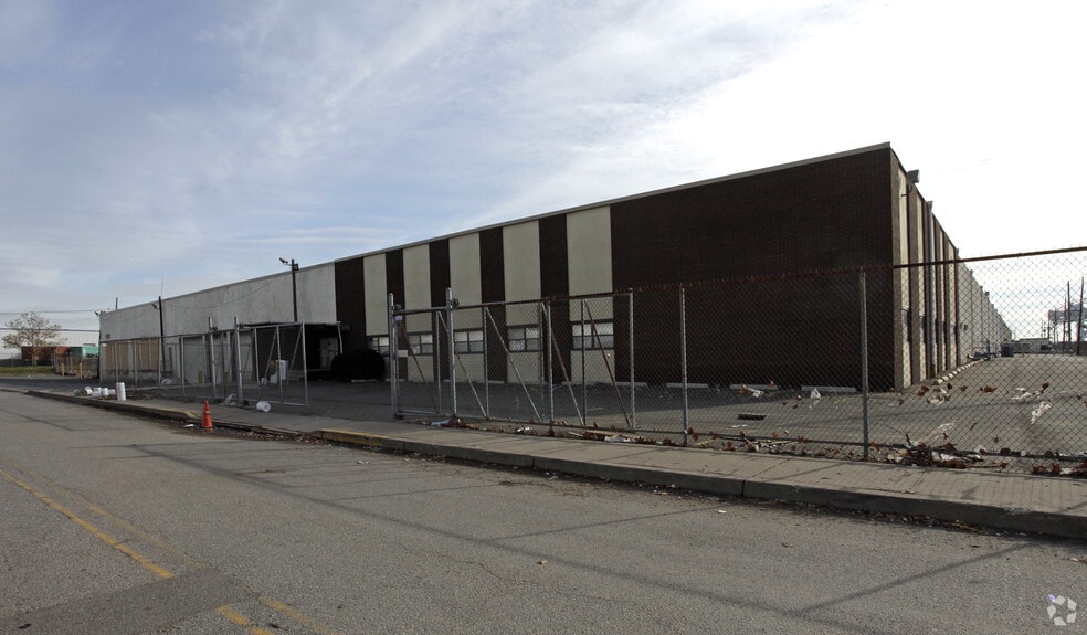 More Photos Of 100 Pulaski St, Bayonne Warehouse For Lease