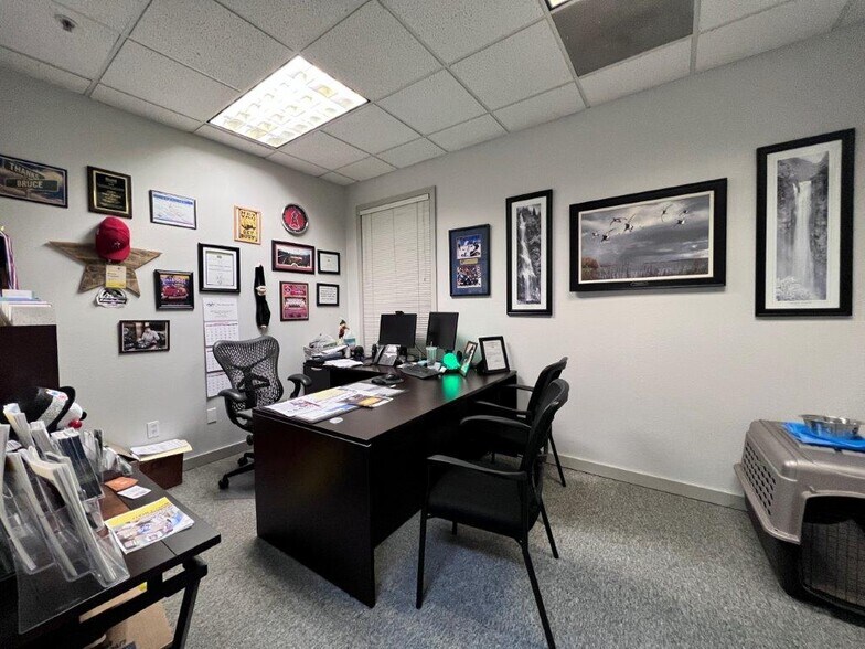 More Photos Of 415 Knollcrest Dr, Redding Office For Sale