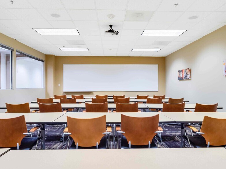 More Photos Of 1540 International Pky, Lake Mary Office For Sale