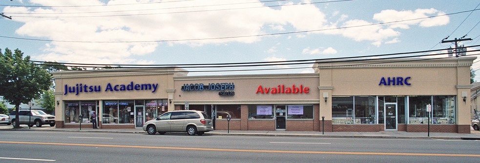 More Photos Of 174-182 Merrick Rd, Lynbrook Storefront Retail Residential For Lease