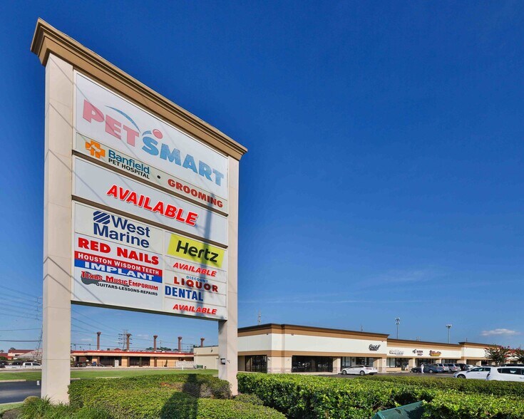 More Photos Of 132-140 FM 1960 E, Houston Freestanding For Lease