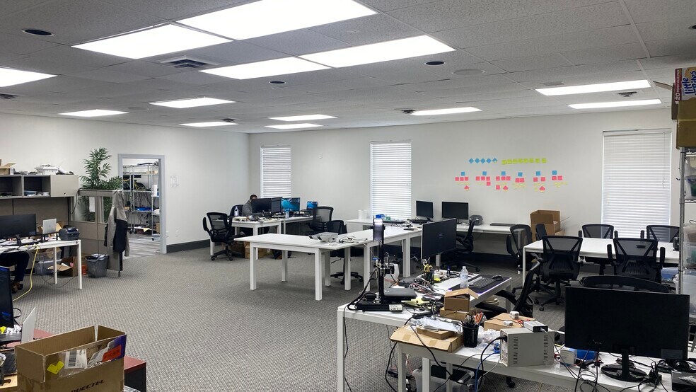 More Photos Of 3131 Westinghouse Blvd, Charlotte Flex For Lease
