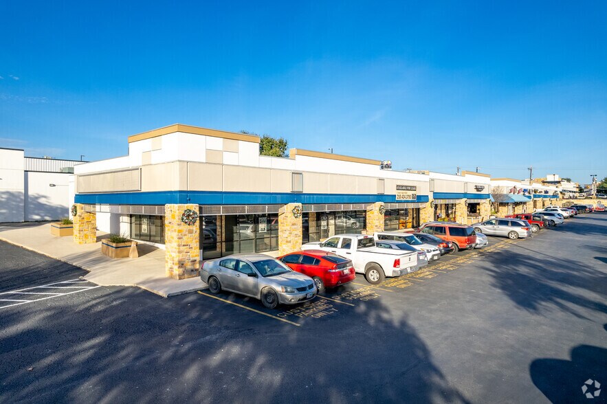 More Photos Of 6900-6999 Blanco Rd, San Antonio Unknown For Sale