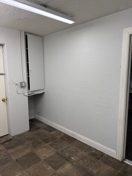 More Photos Of 1201 W Main St, Leesburg Service For Lease