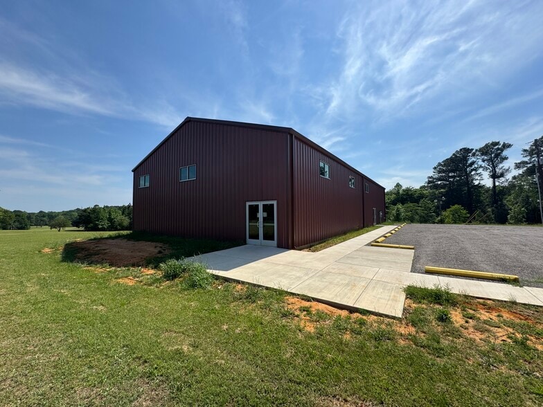 More Photos Of 2130 Country Club Rd, Palestine Golf Course Driving Range For Sale