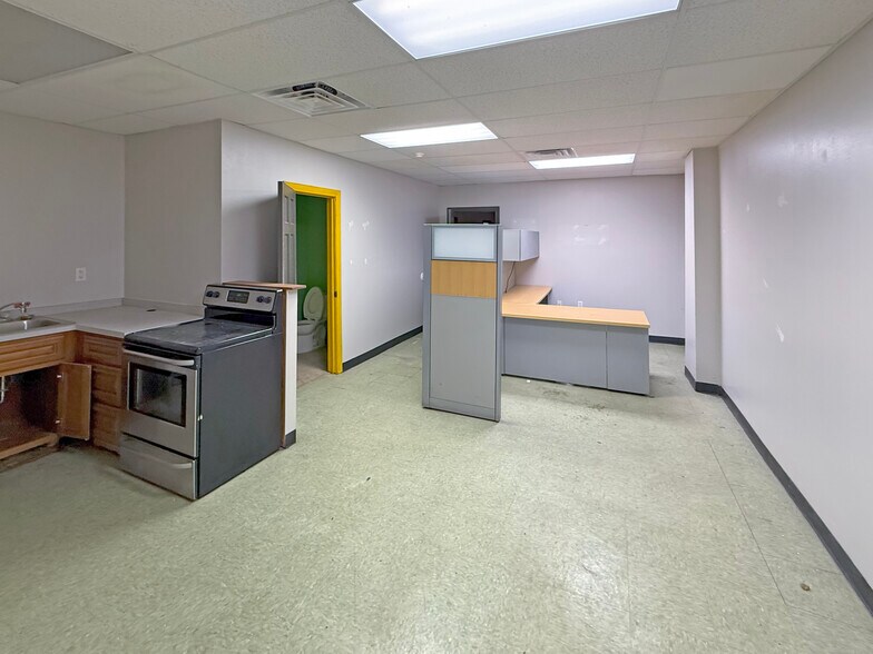 More Photos Of 632 Alvar St, New Orleans Warehouse For Lease