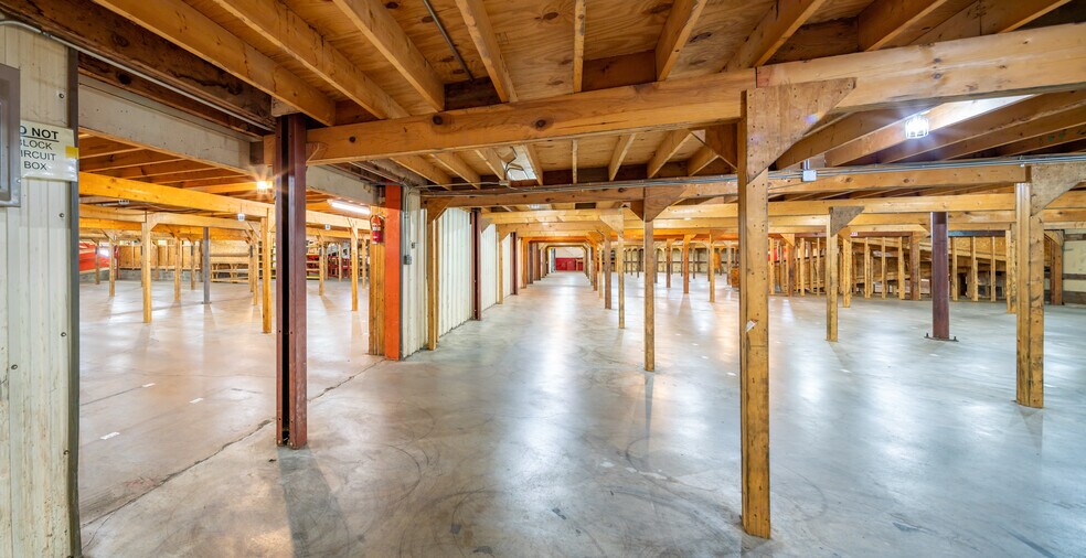 More Photos Of 2516 9th St, Great Bend Warehouse For Sale
