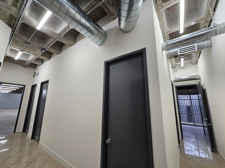 More Photos Of 1800 E 16th St, Los Angeles Warehouse For Lease