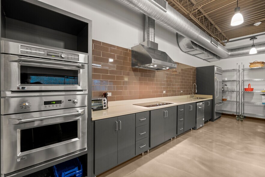 More Photos Of 650 Danbury Rd, Ridgefield Office For Sale