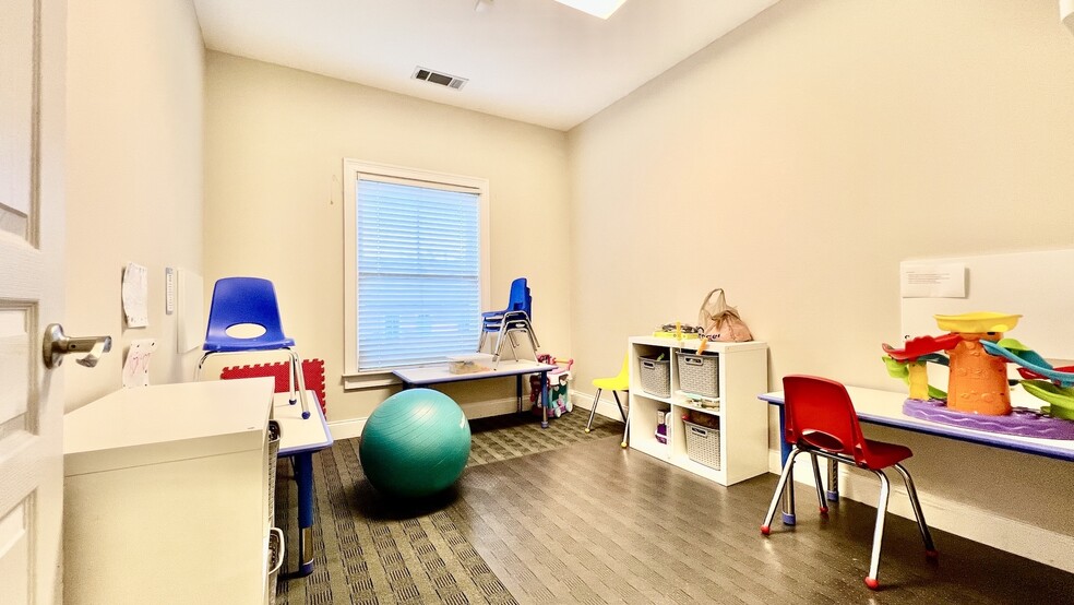 More Photos Of 4080 McGinnis Ferry Rd, Alpharetta Office For Sale