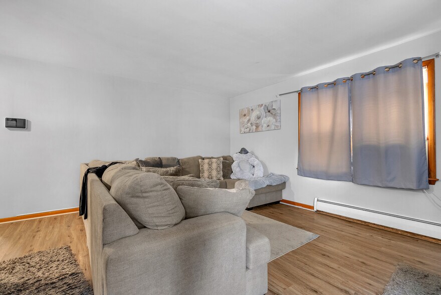 More Photos Of 6860 Delaware St, Merrillville Multifamily For Sale