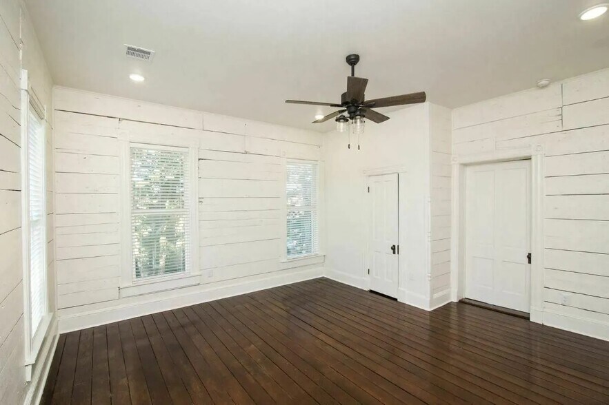 More Photos Of 500 William Joel, Bryan Office Residential For Lease