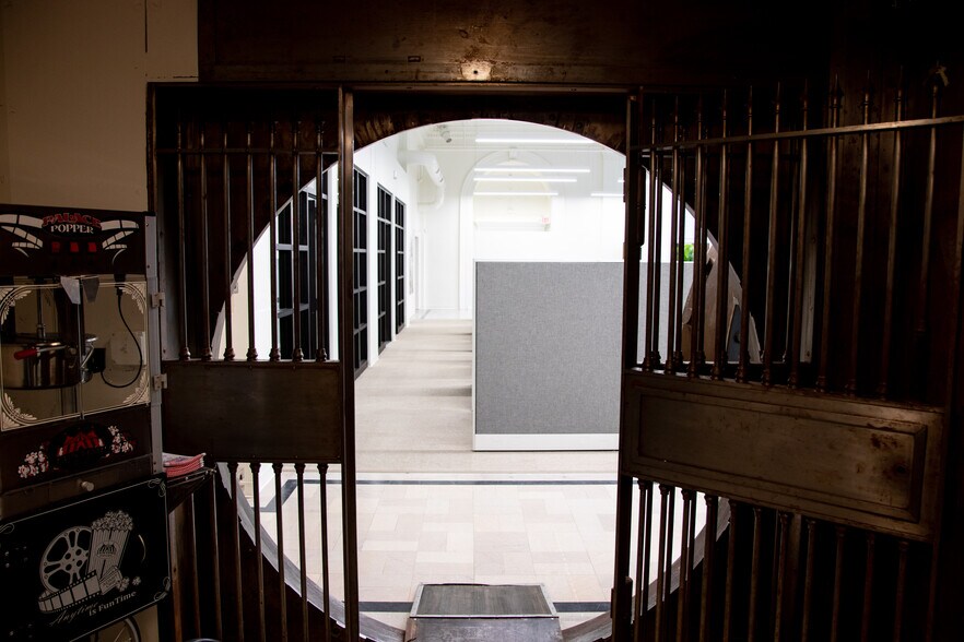 More Photos Of 201 S Broadway Ave, Albert Lea Loft Creative Space For Lease