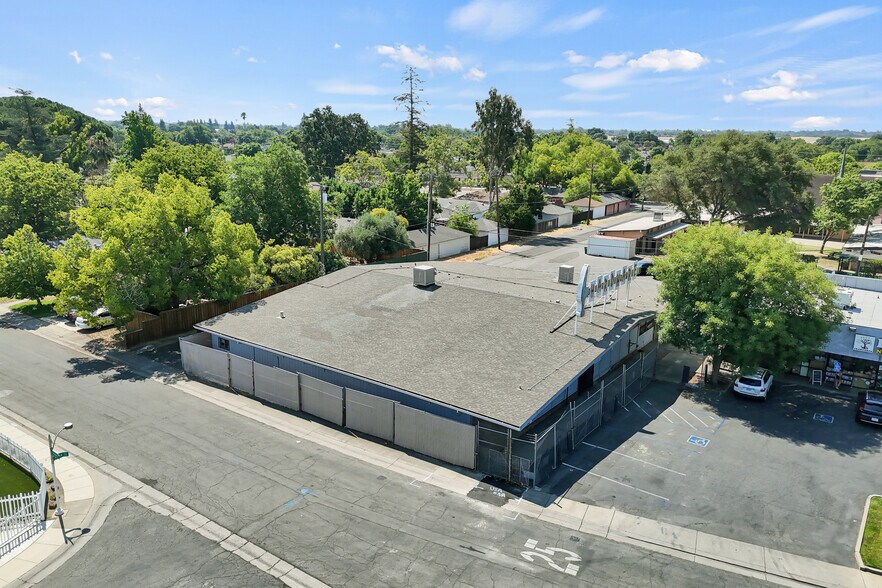 More Photos Of 5303 Freeport Blvd, Sacramento Storefront For Lease