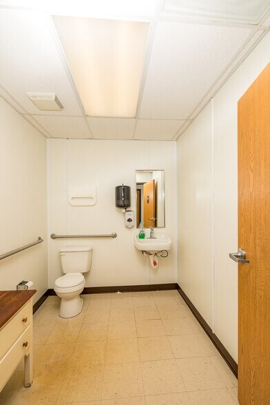 More Photos Of 707 N Scott Ave, Wichita Falls Office Residential For Lease