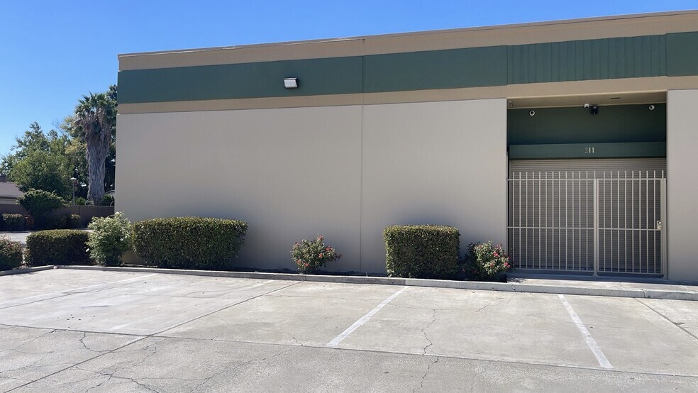 More Photos Of 7746 Lorraine Ave, Stockton Service For Lease