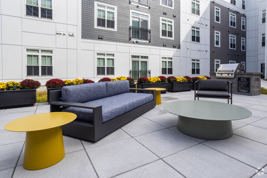 More Photos Of 75 Canal St, Manchester Apartments For Lease